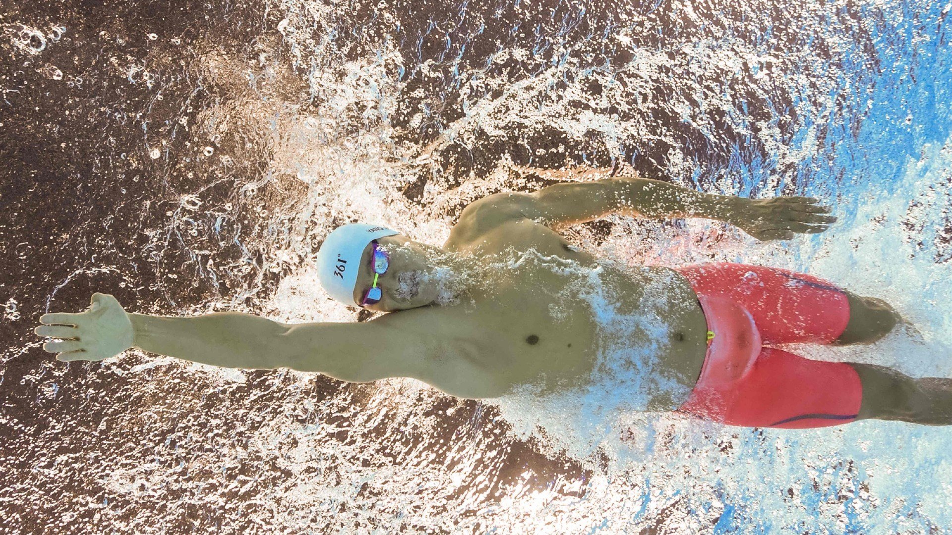 健身房数量增加，满足大众需求，健身房数量及锻炼人数